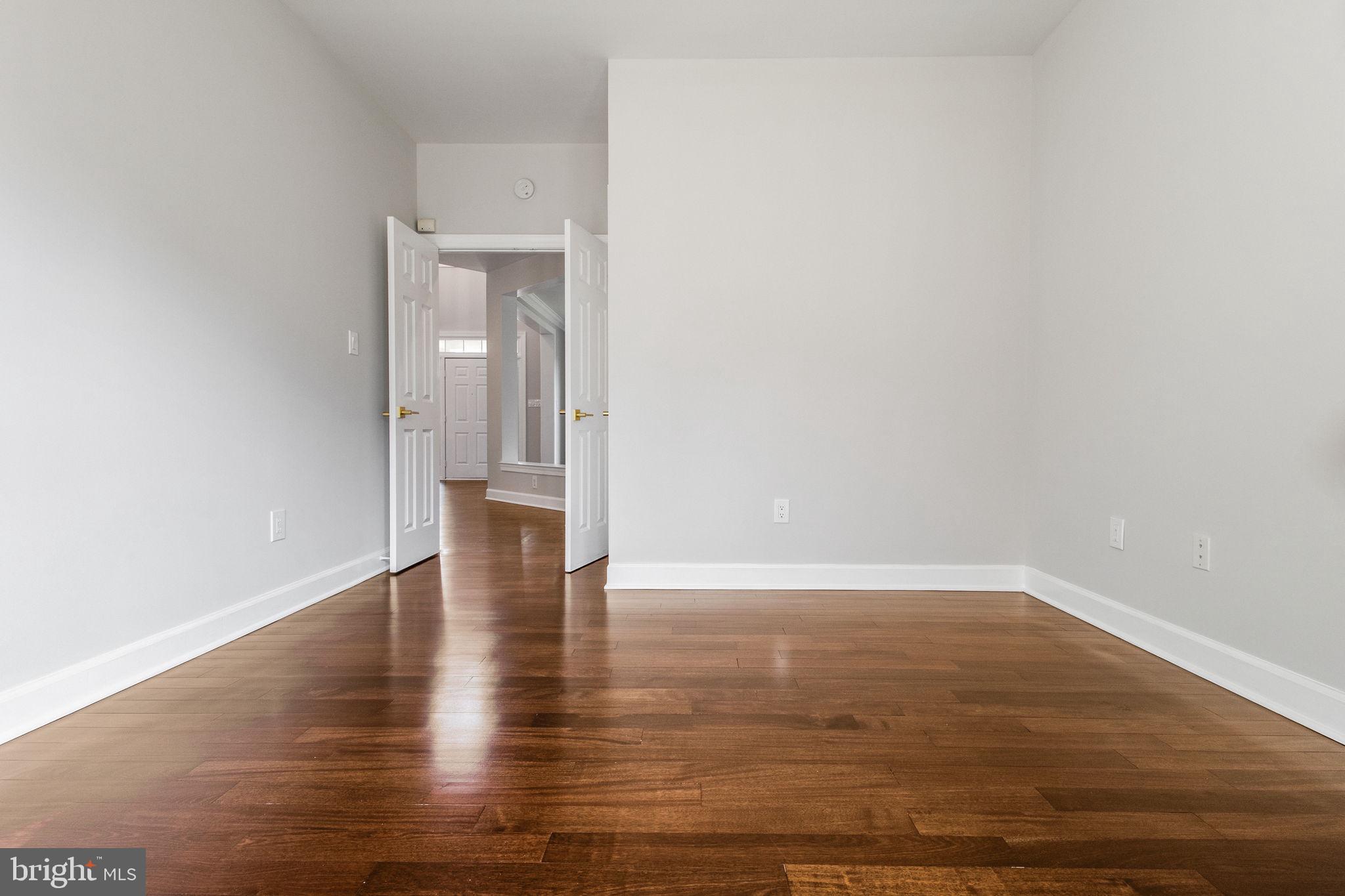 WILLOWS OF POTOMAC - Residential