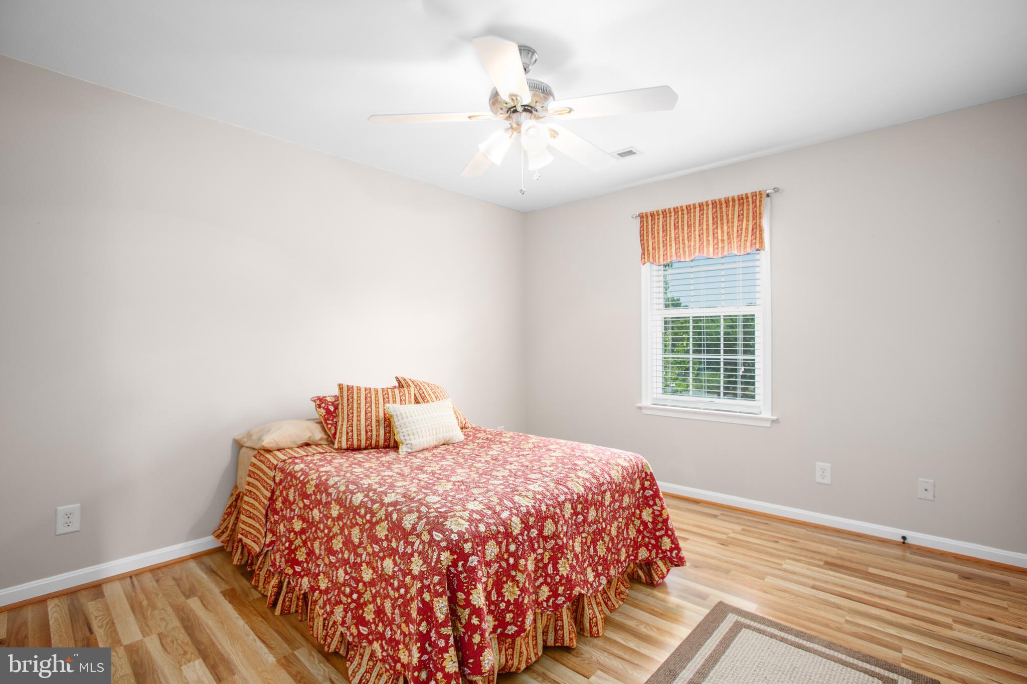SPRING CREEK - Residential