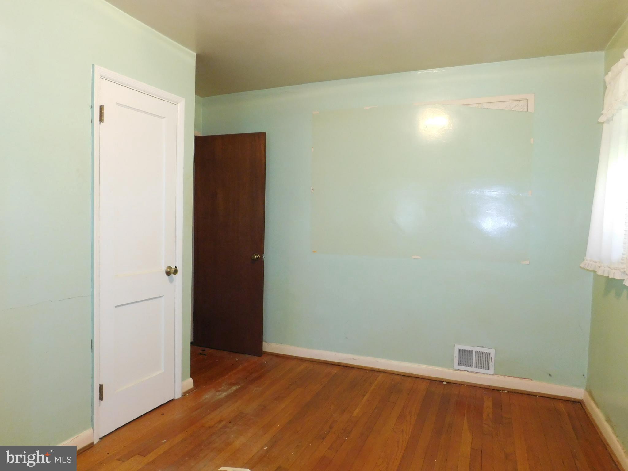 BROYHILL PARK - Residential