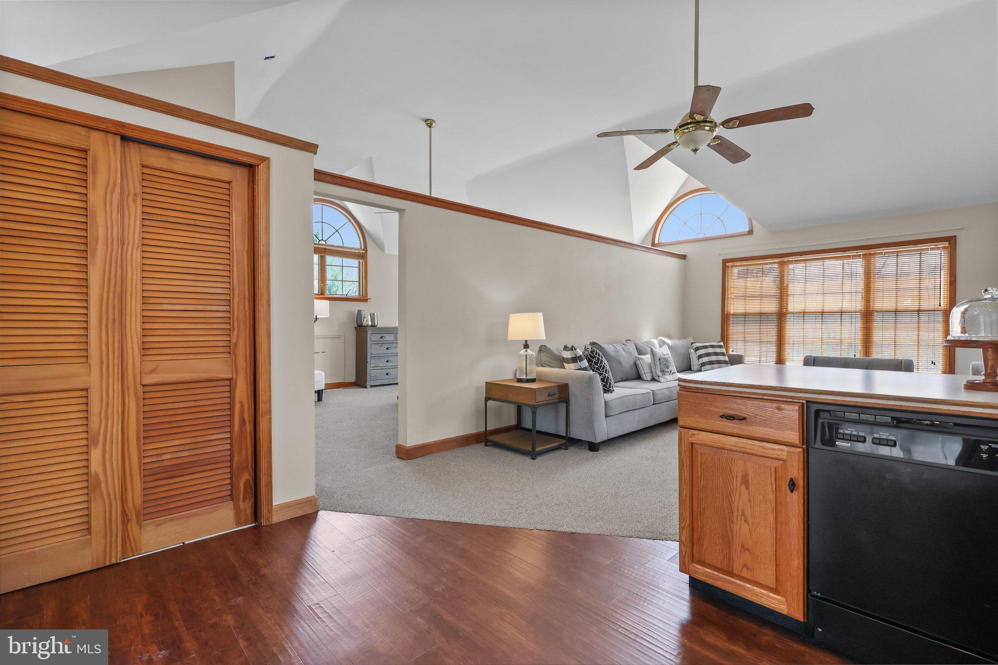 TWO POND ESTATES - Residential