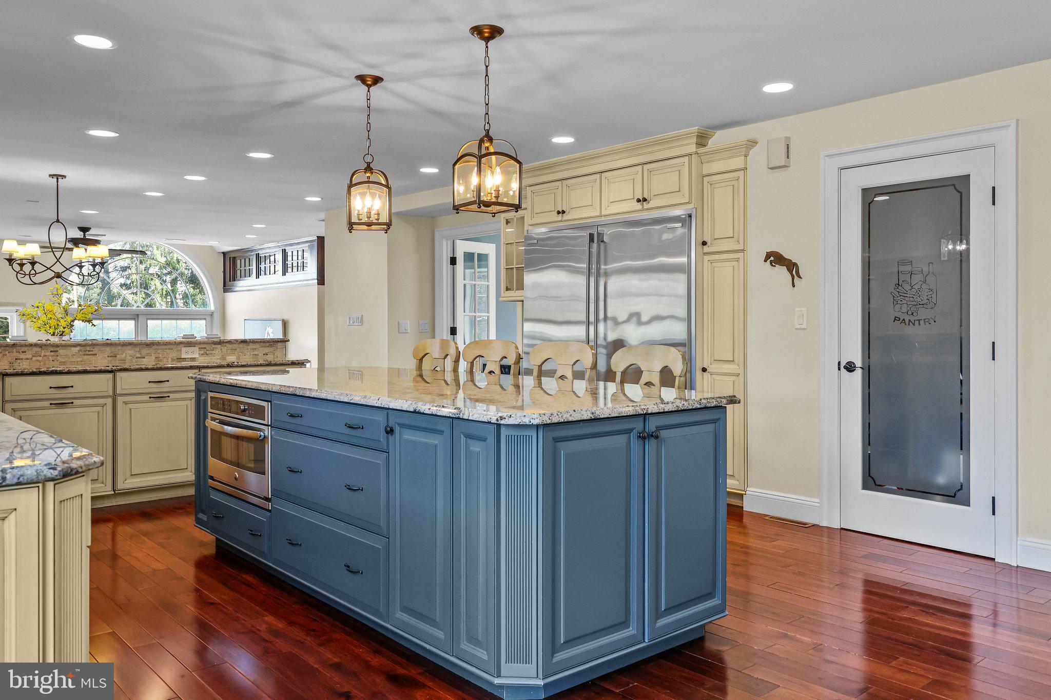 TWO POND ESTATES - Residential