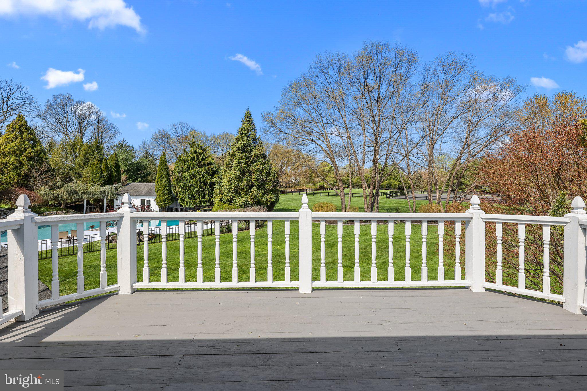 TWO POND ESTATES - Residential