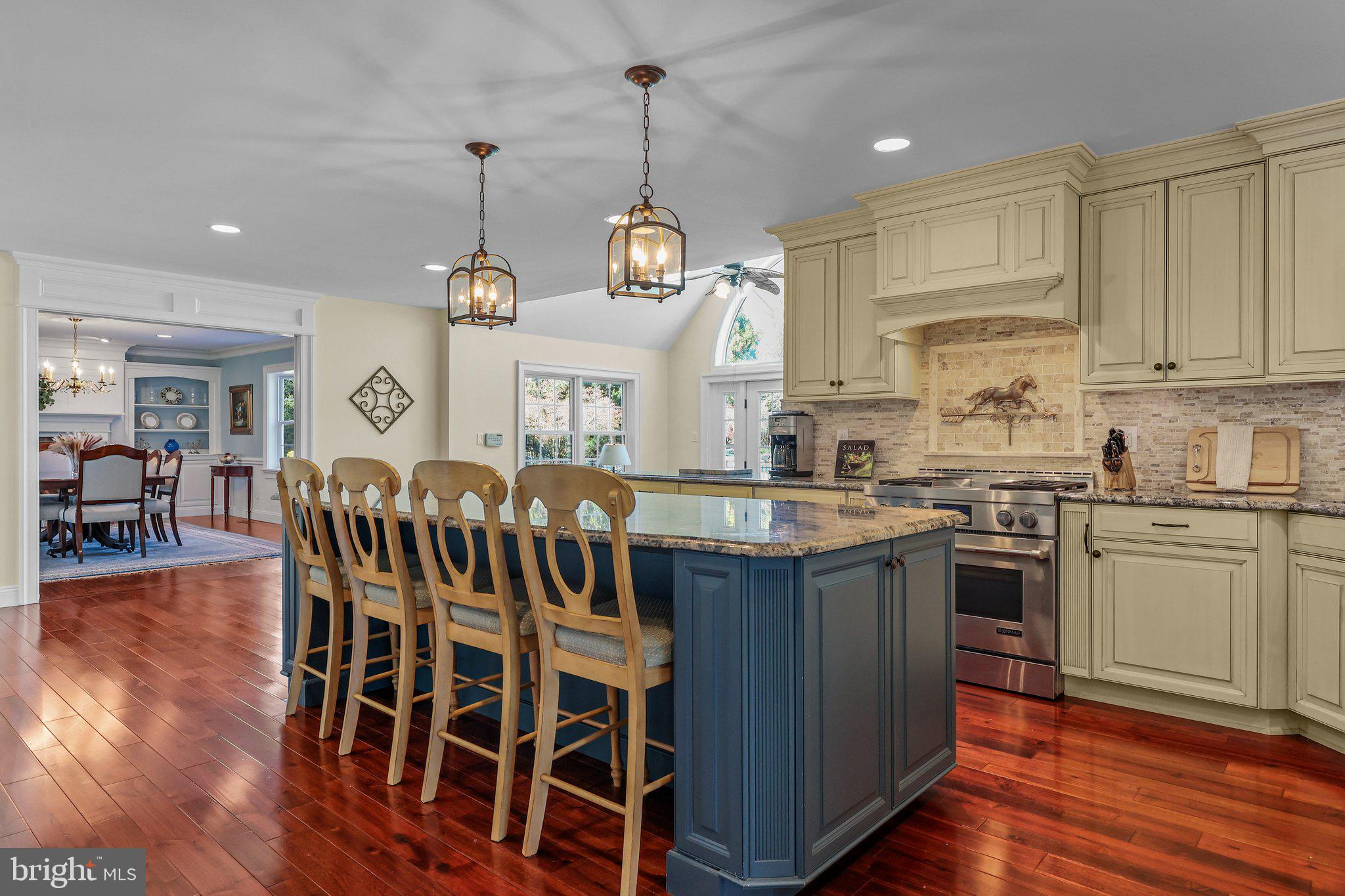 TWO POND ESTATES - Residential