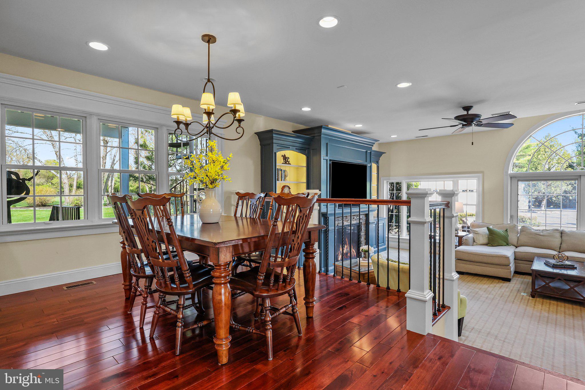 TWO POND ESTATES - Residential