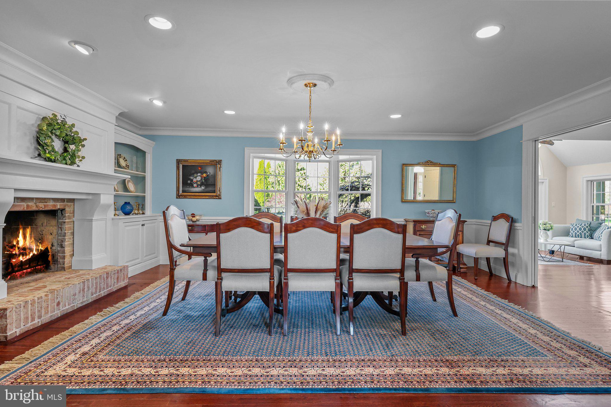 TWO POND ESTATES - Residential