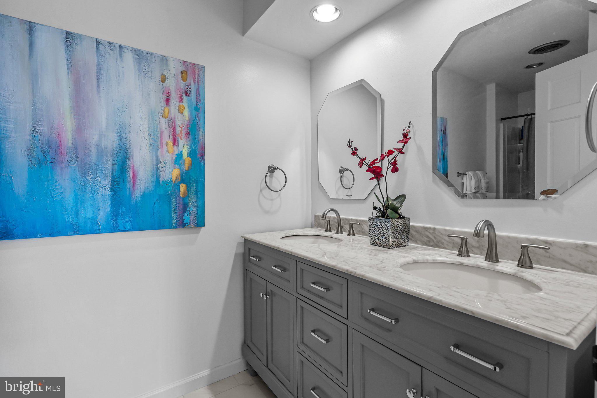 TWO POND ESTATES - Residential