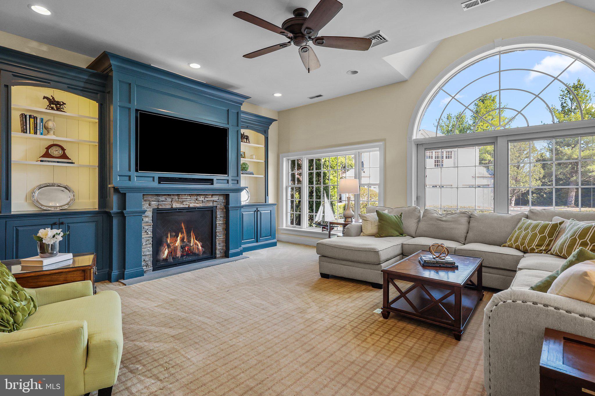 TWO POND ESTATES - Residential