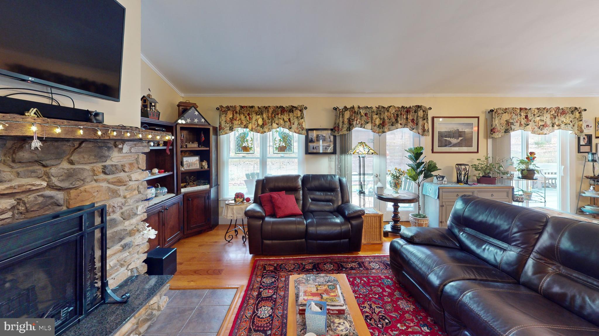 MEADOW HILLS - Residential