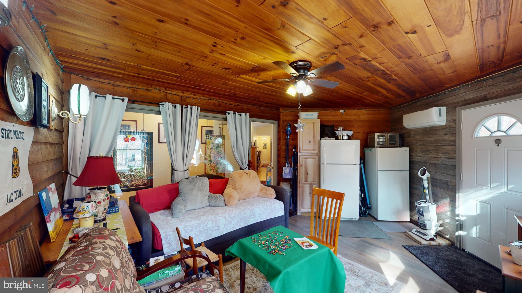 MEADOW HILLS - Residential