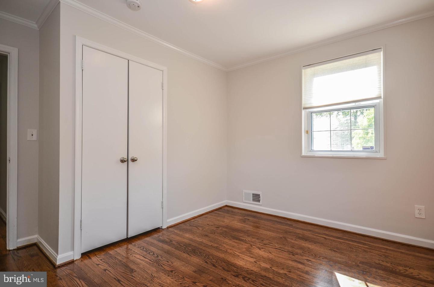 STEPHEN KNOLLS - Residential Lease
