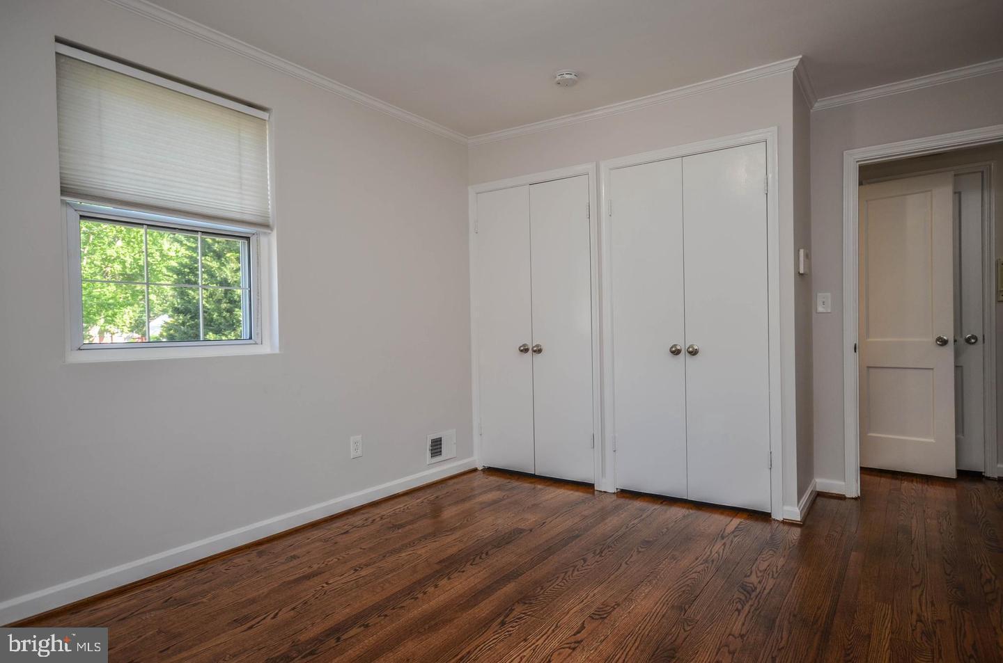 STEPHEN KNOLLS - Residential Lease