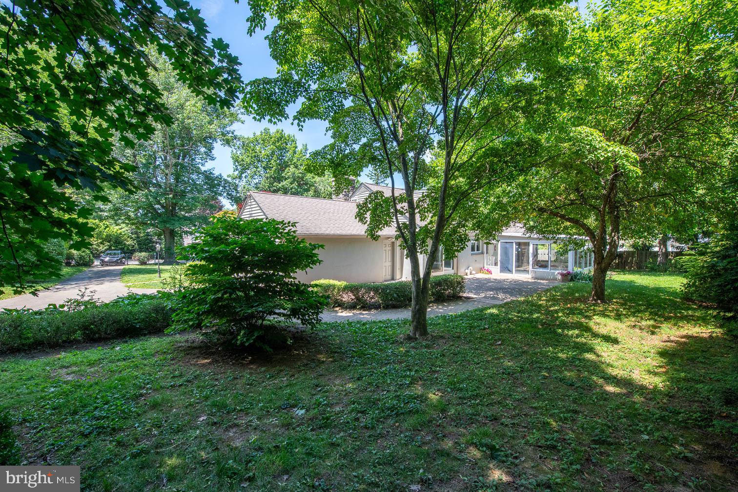 GLADWYNE - Residential