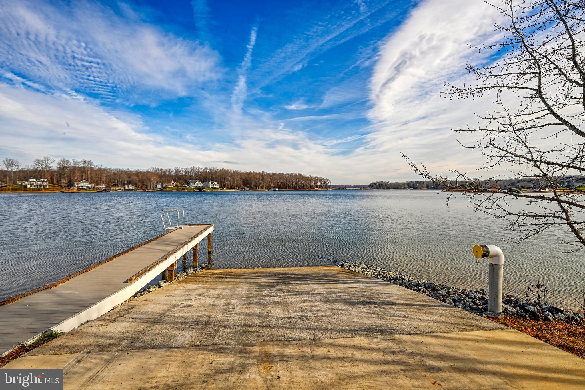 ROCK ISLAND LANDING - Residential
