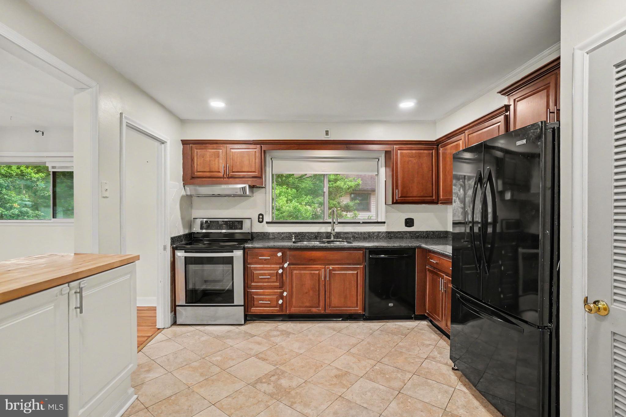 WHITFIELD - Residential