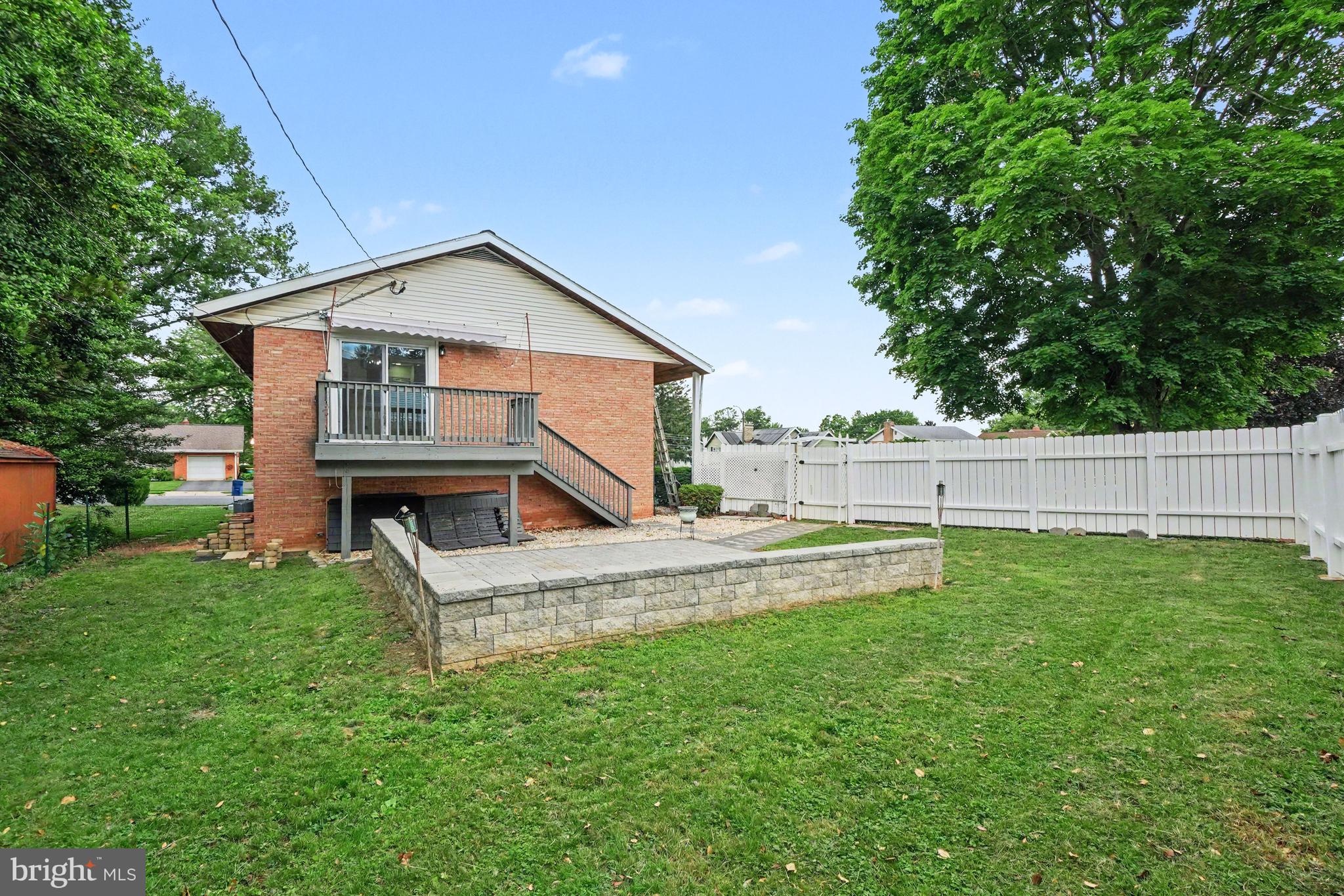 WHITFIELD - Residential