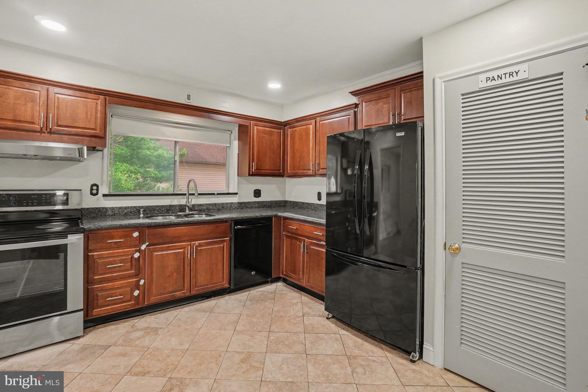 WHITFIELD - Residential