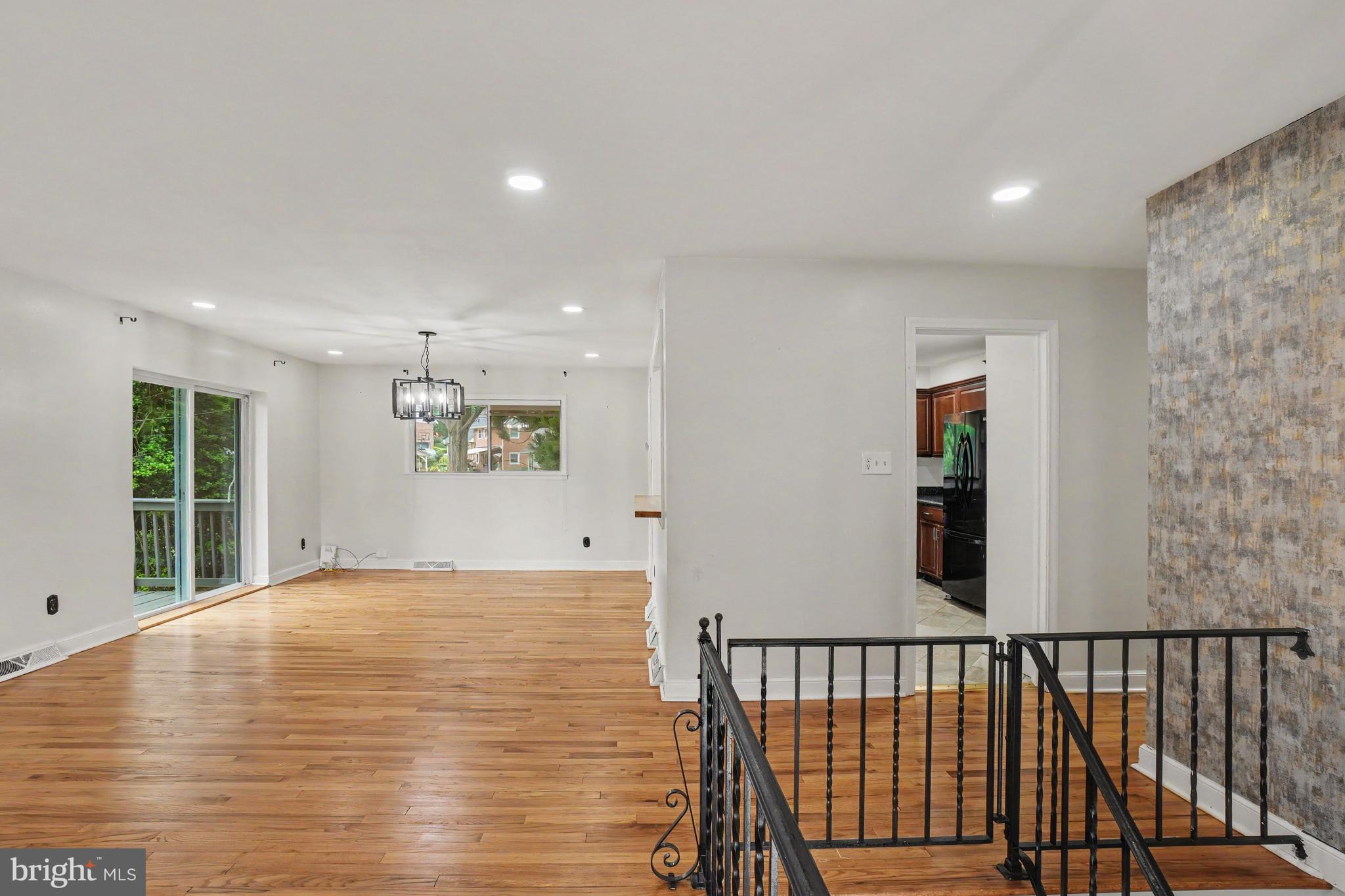 WHITFIELD - Residential