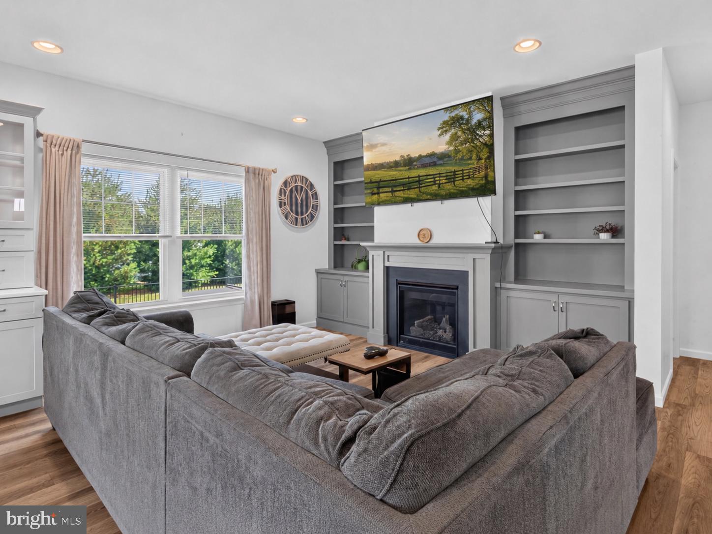 PINE VIEW ESTATES - Residential