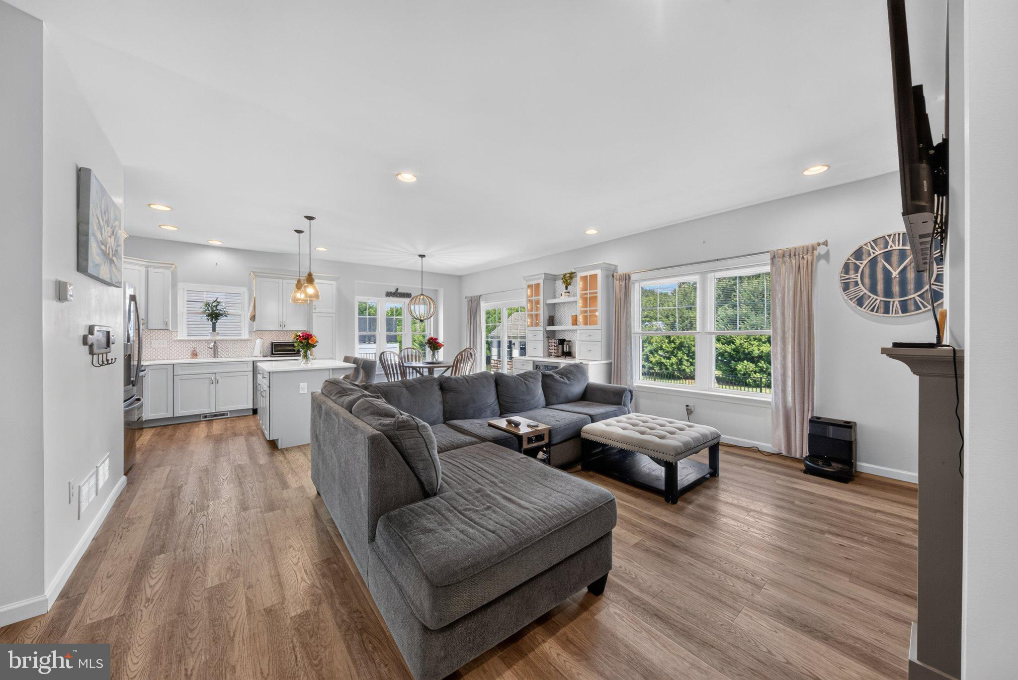 PINE VIEW ESTATES - Residential