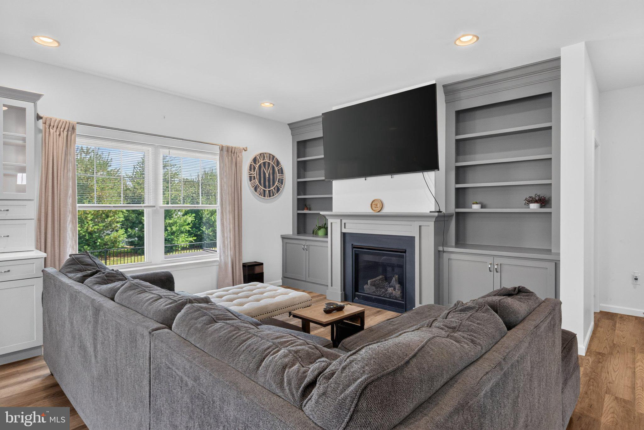 PINE VIEW ESTATES - Residential
