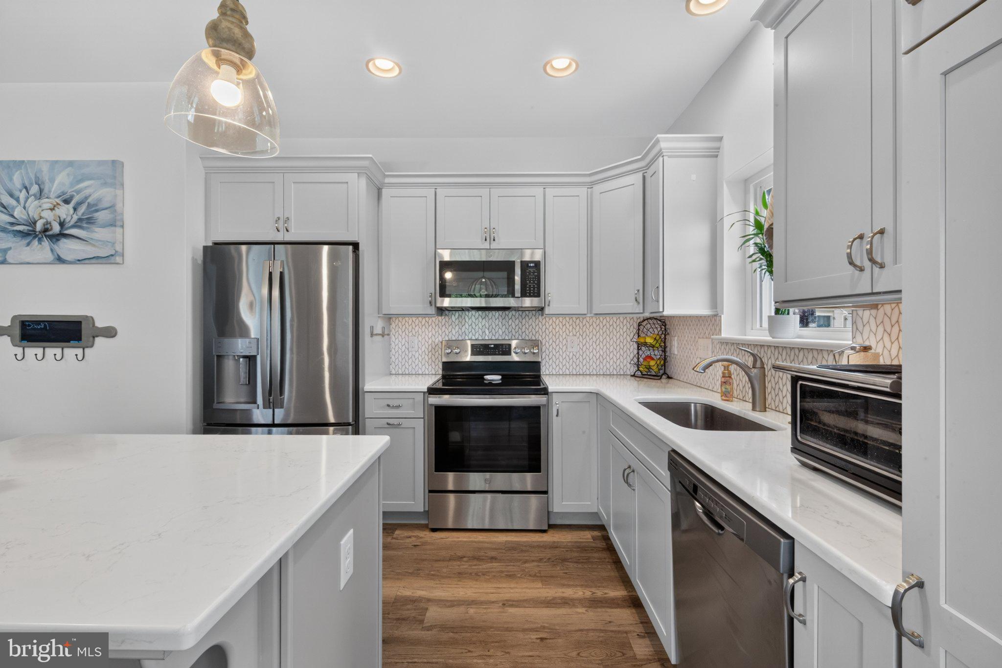 PINE VIEW ESTATES - Residential