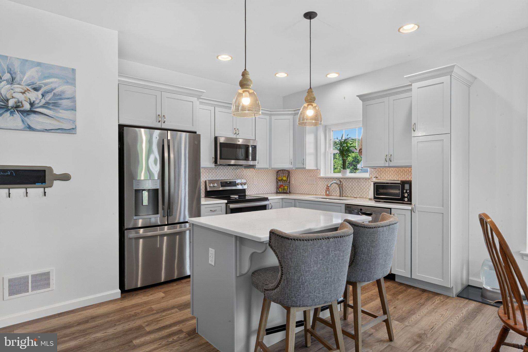 PINE VIEW ESTATES - Residential