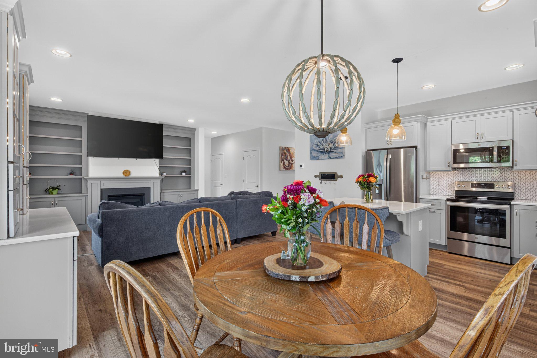 PINE VIEW ESTATES - Residential