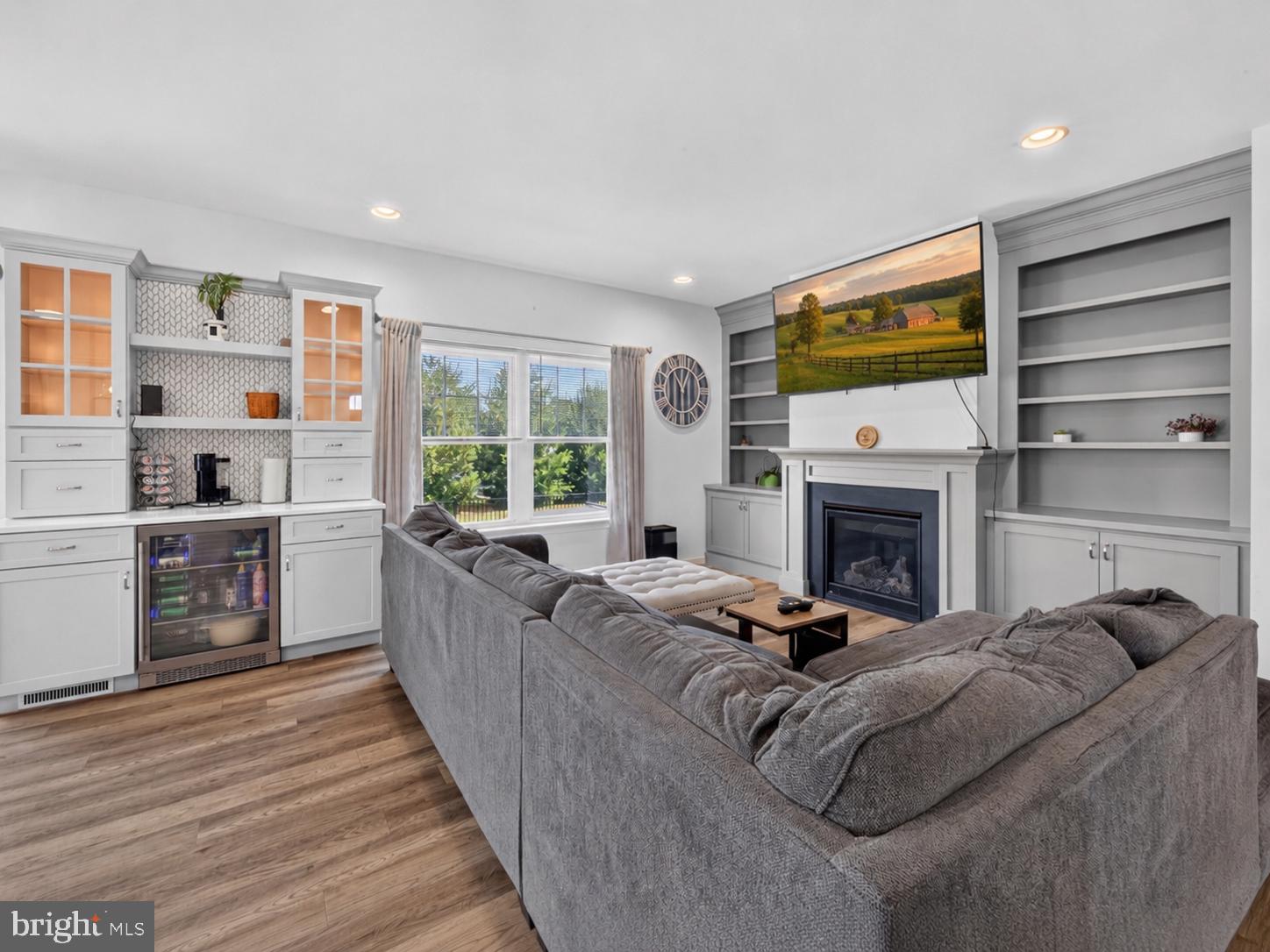 PINE VIEW ESTATES - Residential