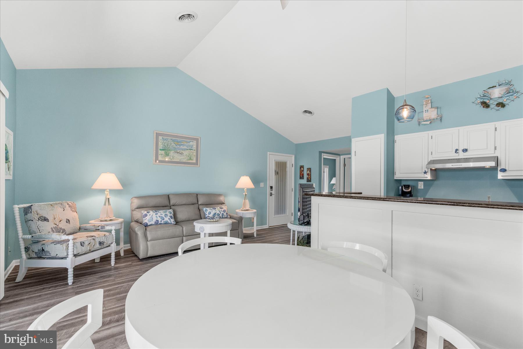 SEA COLONY WEST - Residential