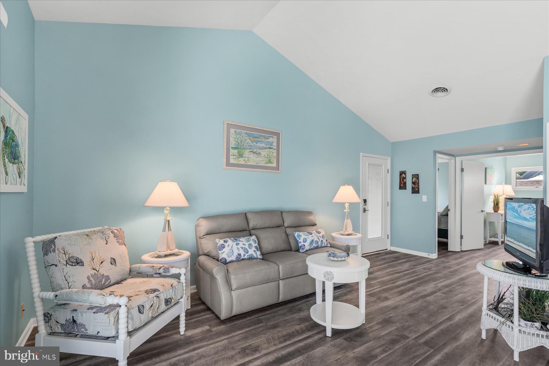 SEA COLONY WEST - Residential