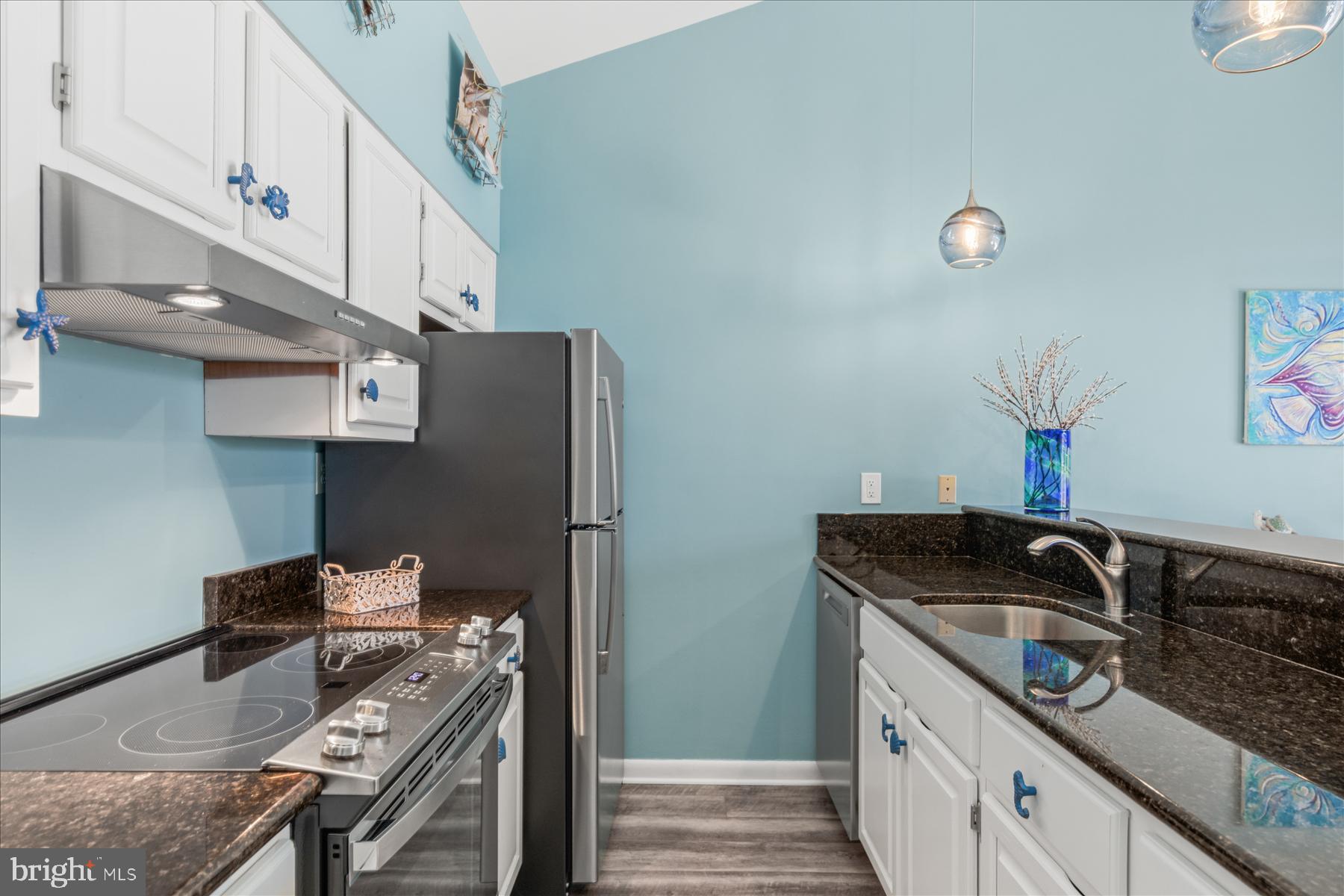 SEA COLONY WEST - Residential