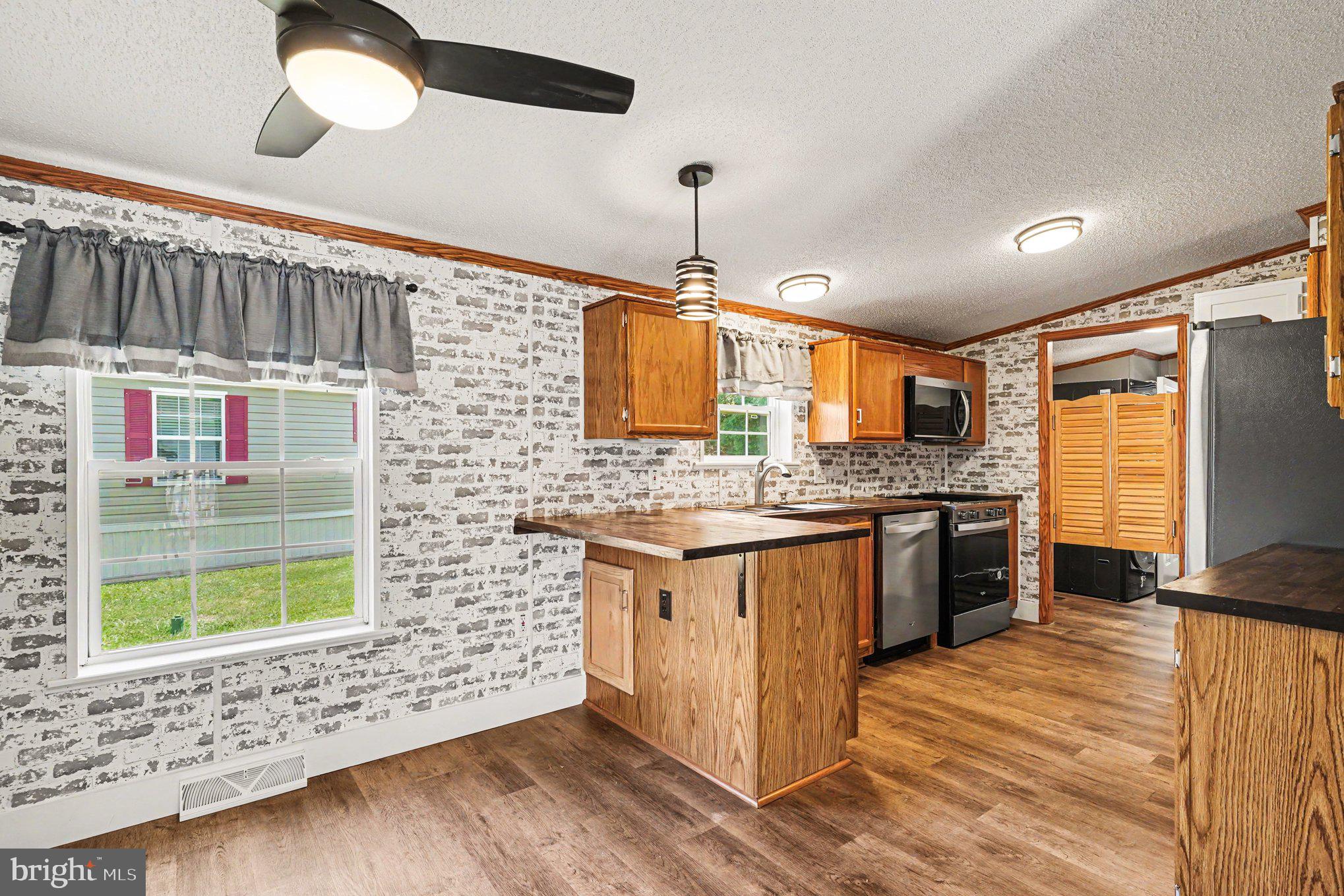VILLAGE OF CECIL WOODS - Residential