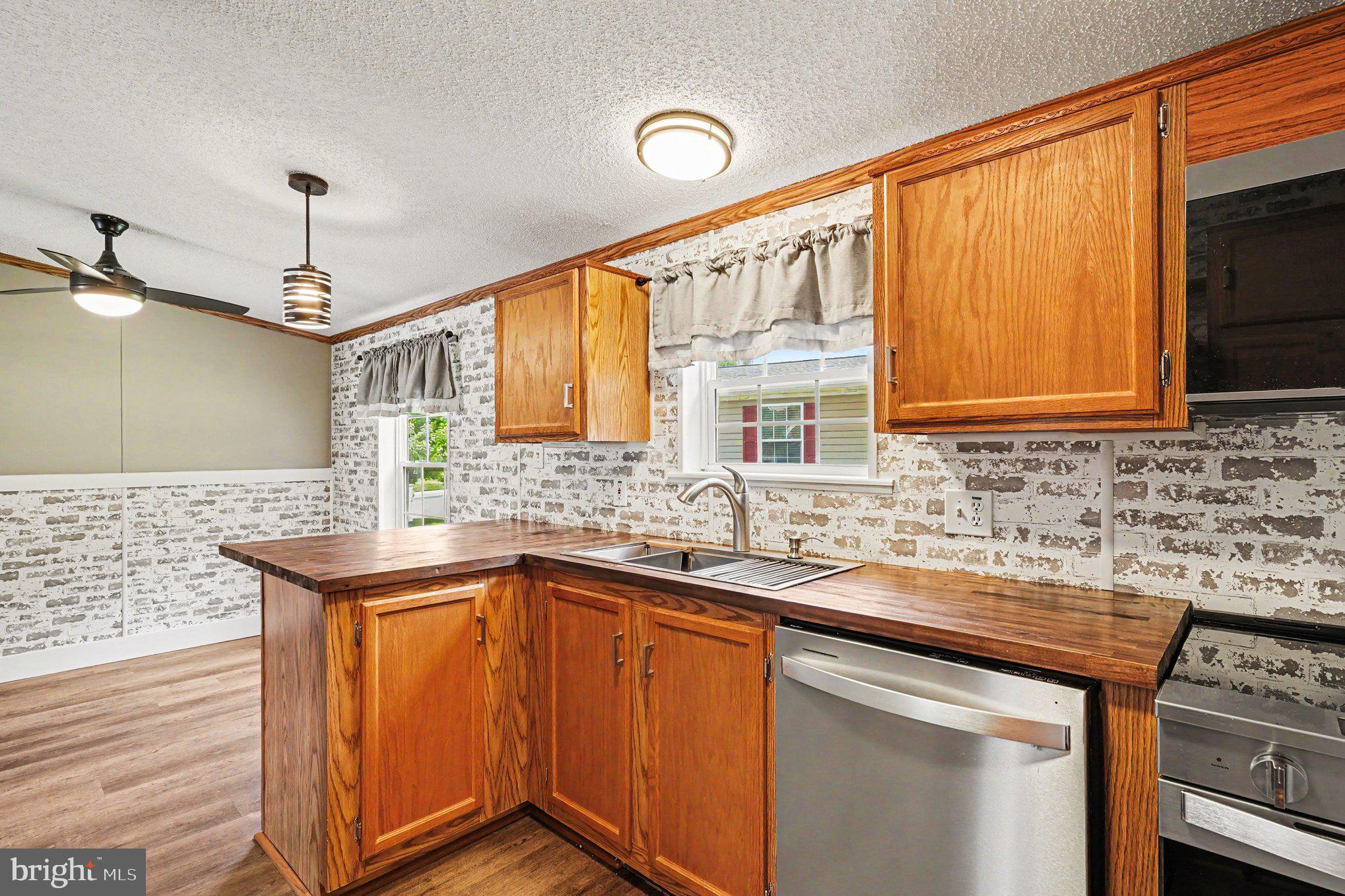 VILLAGE OF CECIL WOODS - Residential