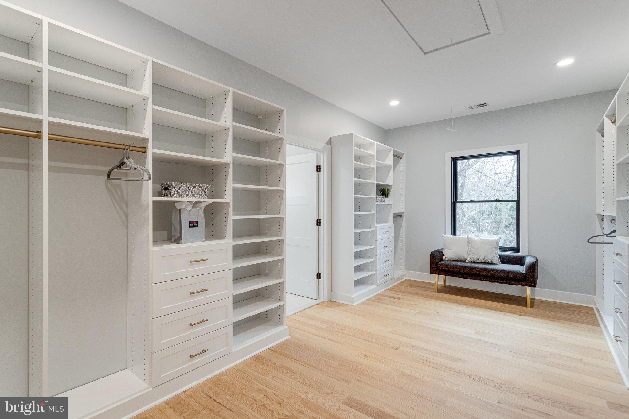 FOXHALL - Residential