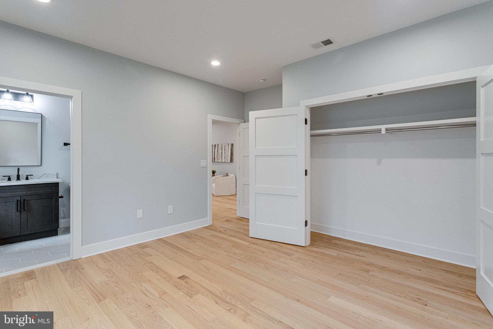 FOXHALL - Residential