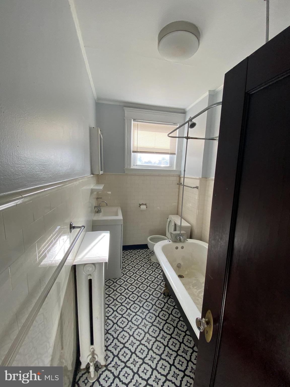 ROLAND PARK - Residential Lease