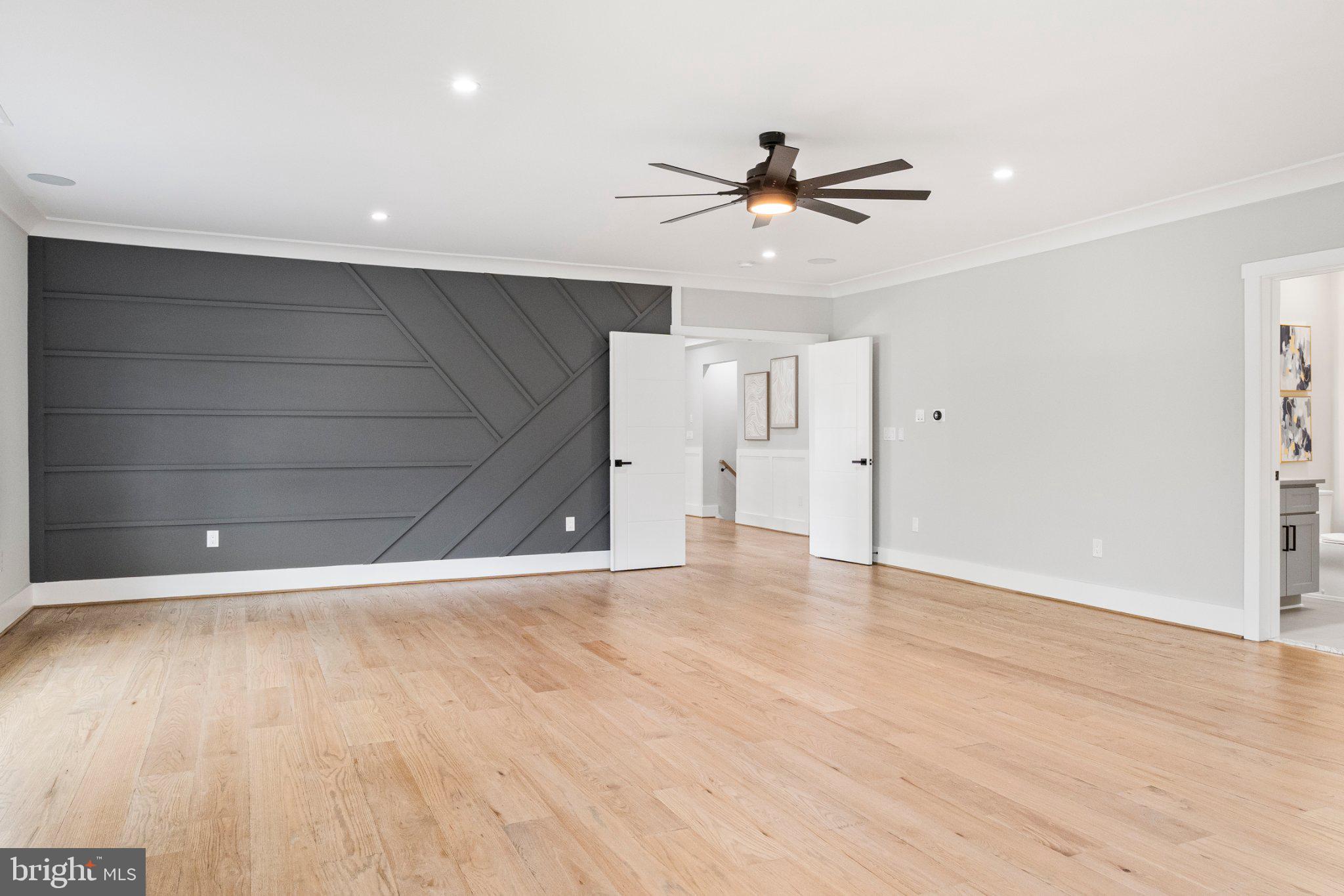 CHALET WOODS - Residential