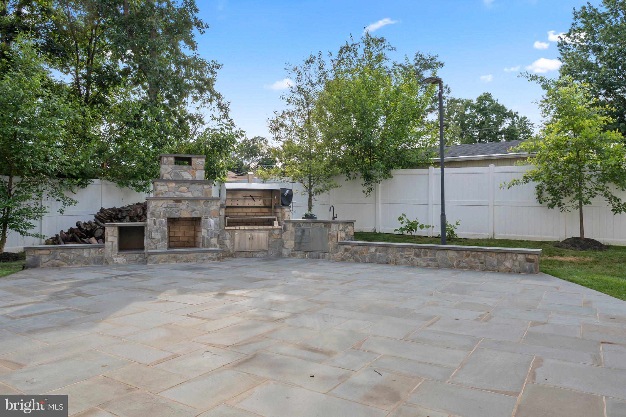 CHALET WOODS - Residential