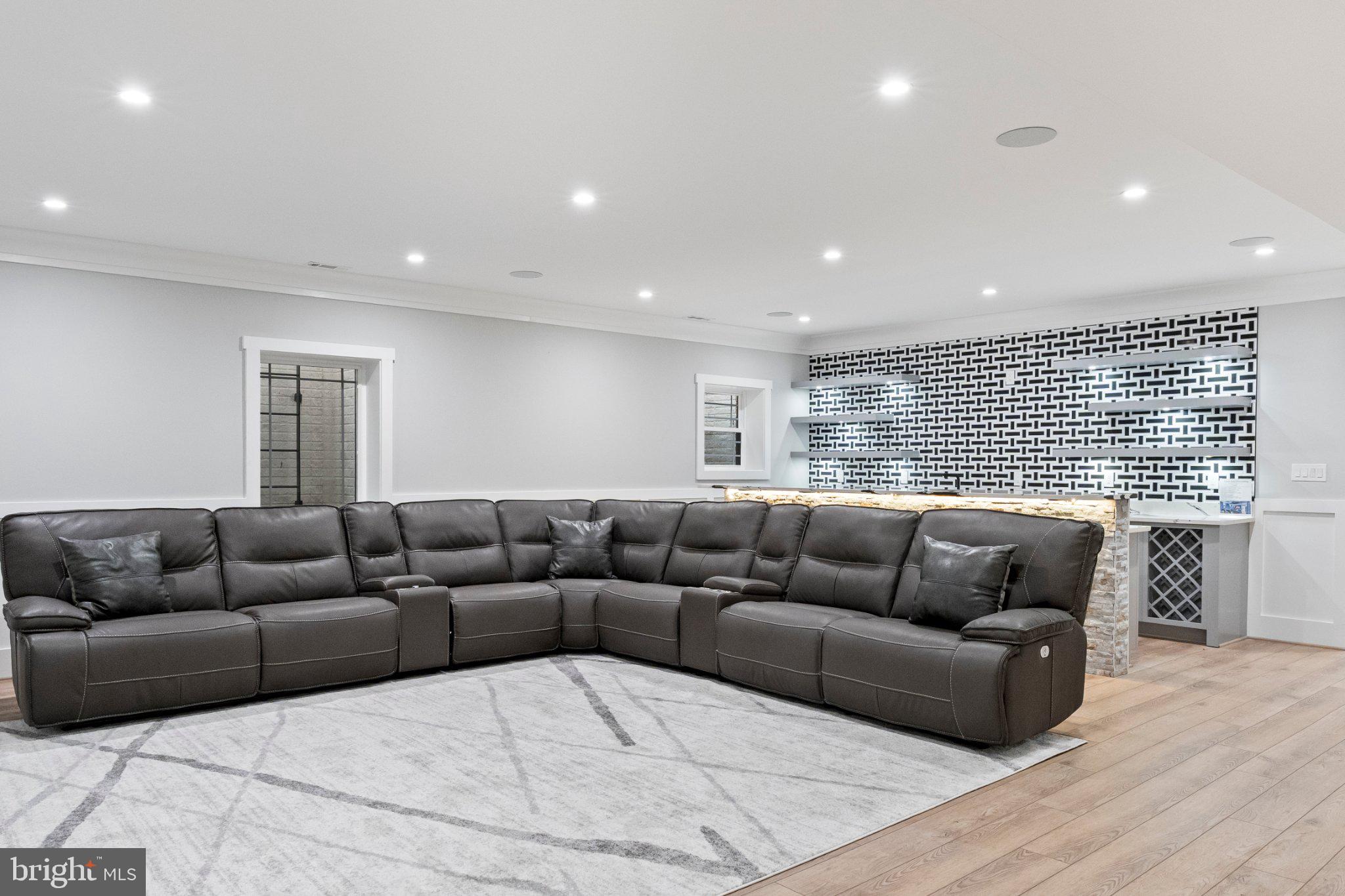 CHALET WOODS - Residential