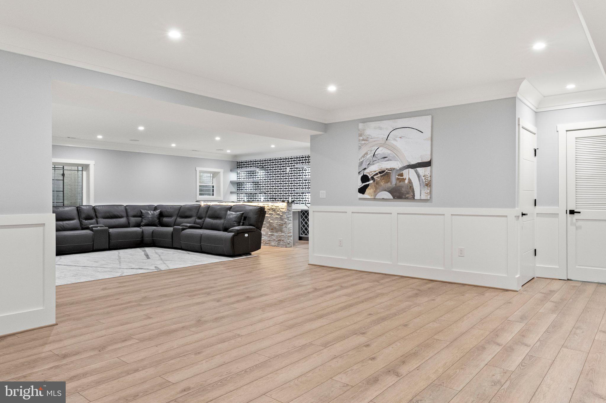 CHALET WOODS - Residential