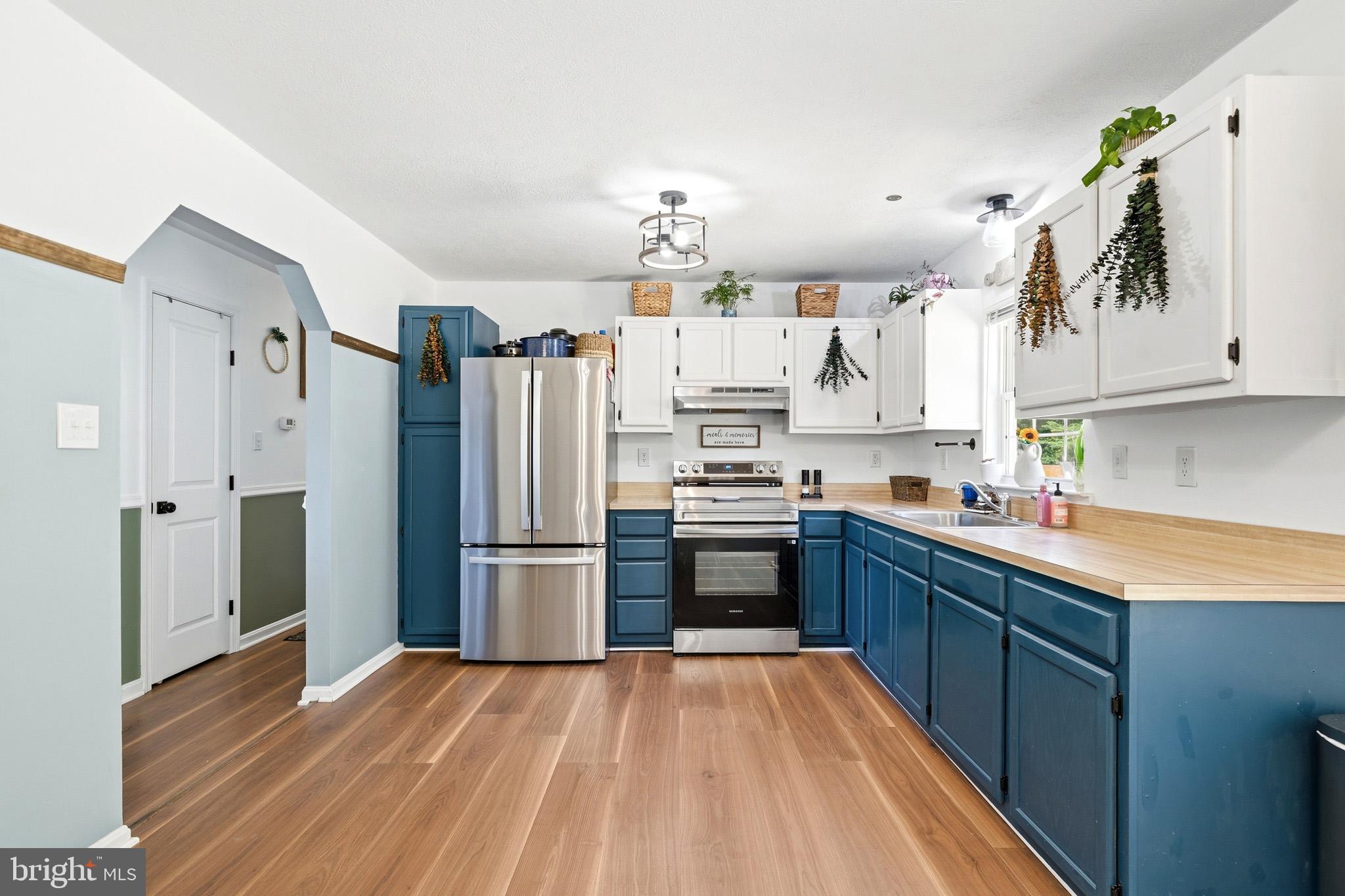 LAUREL RIDGE - Residential
