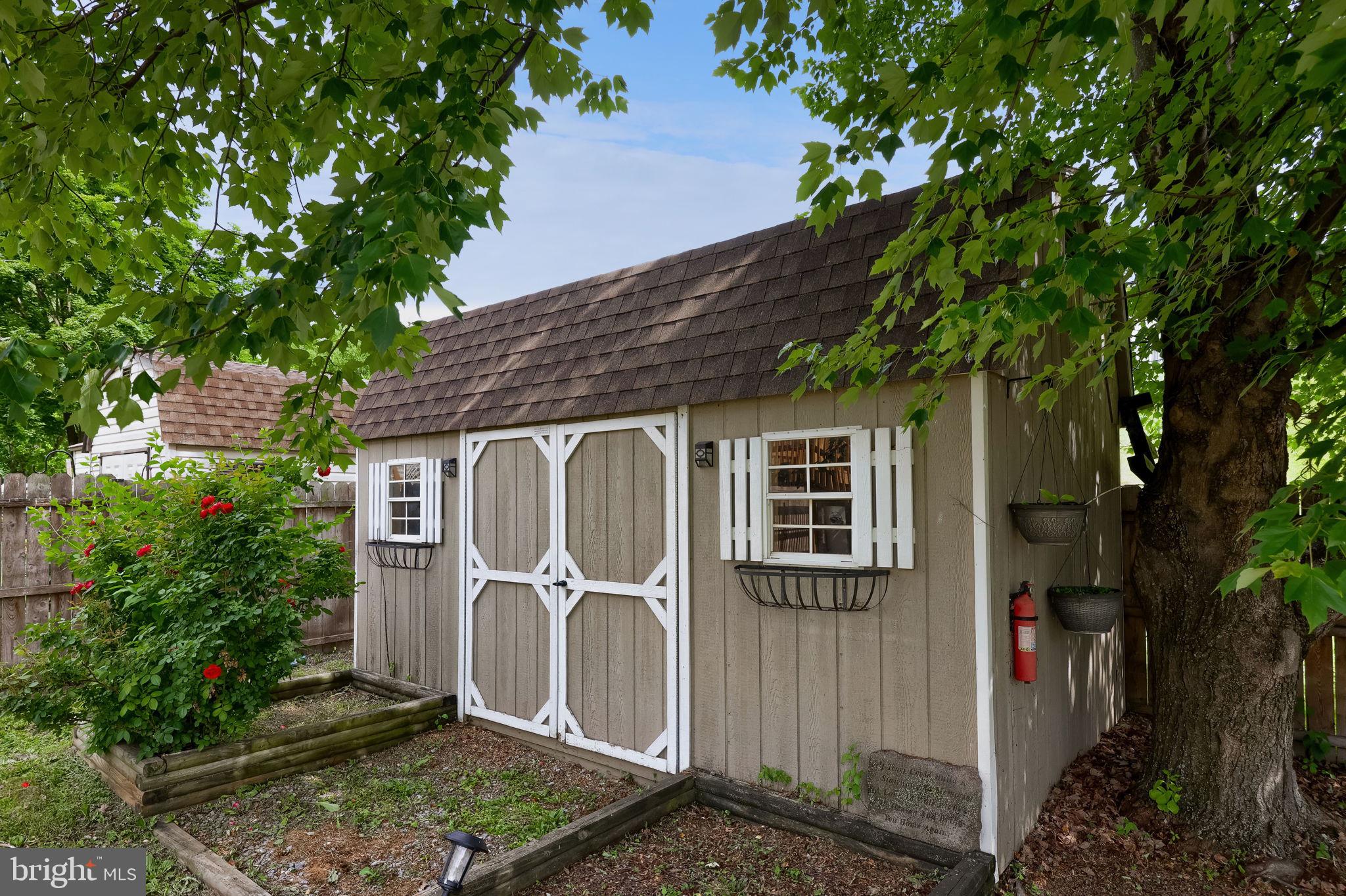 ROSEDALE - Residential