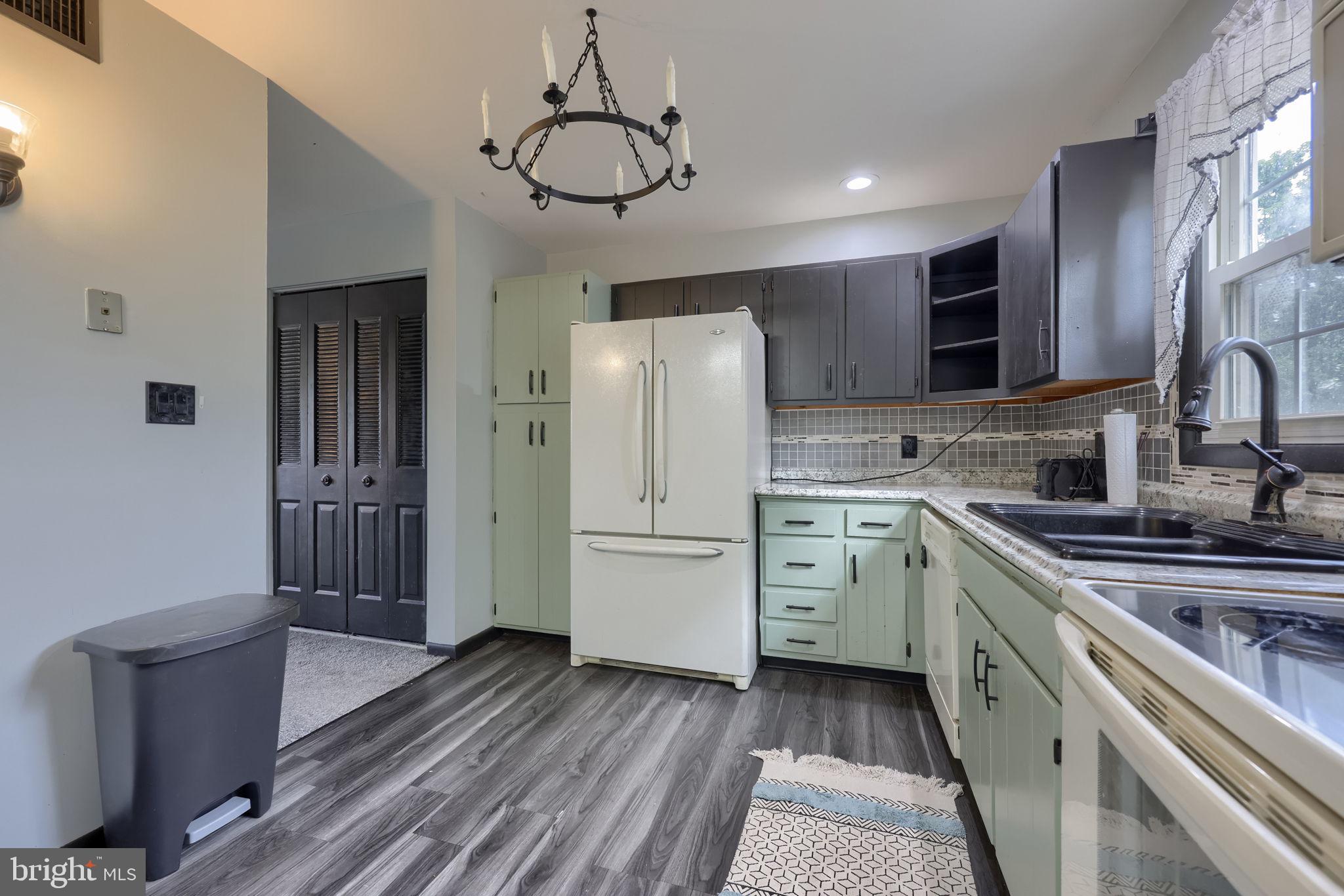 ROSEDALE - Residential
