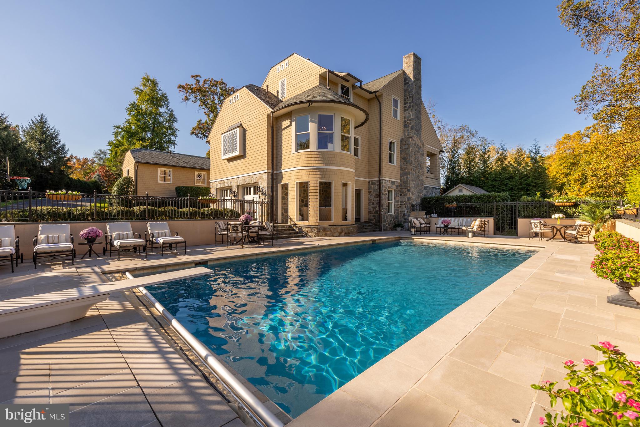FOREST HILLS - Residential
