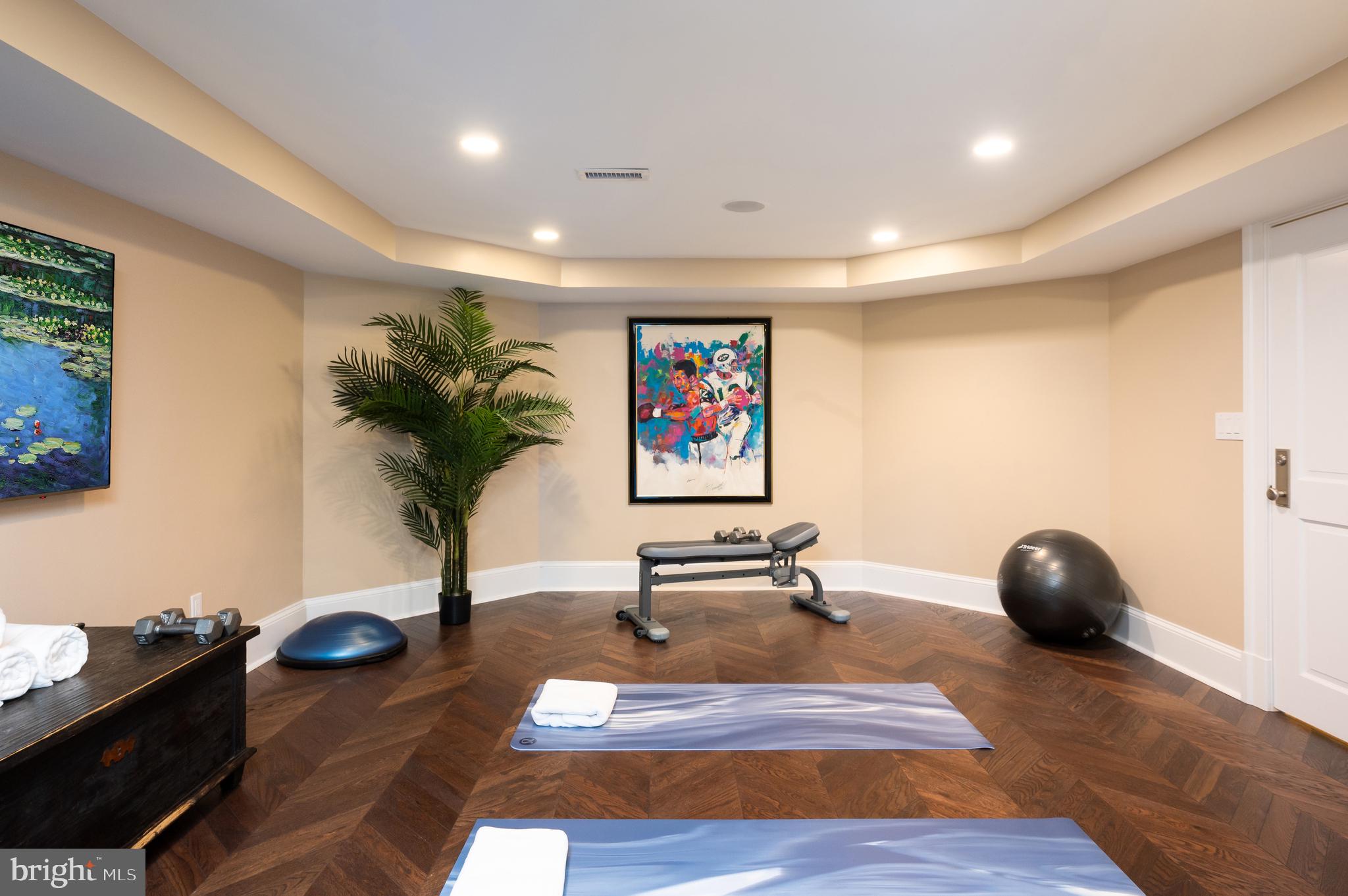 FOREST HILLS - Residential