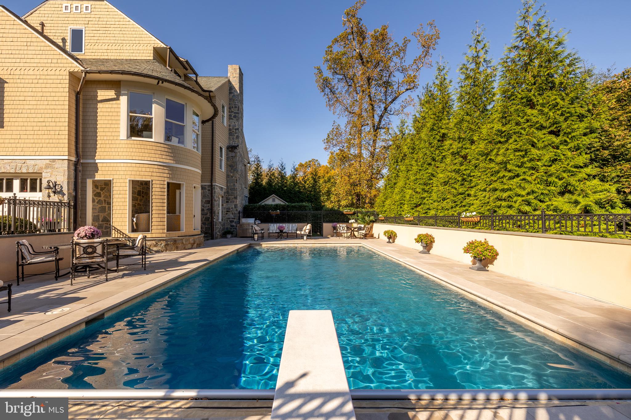 FOREST HILLS - Residential