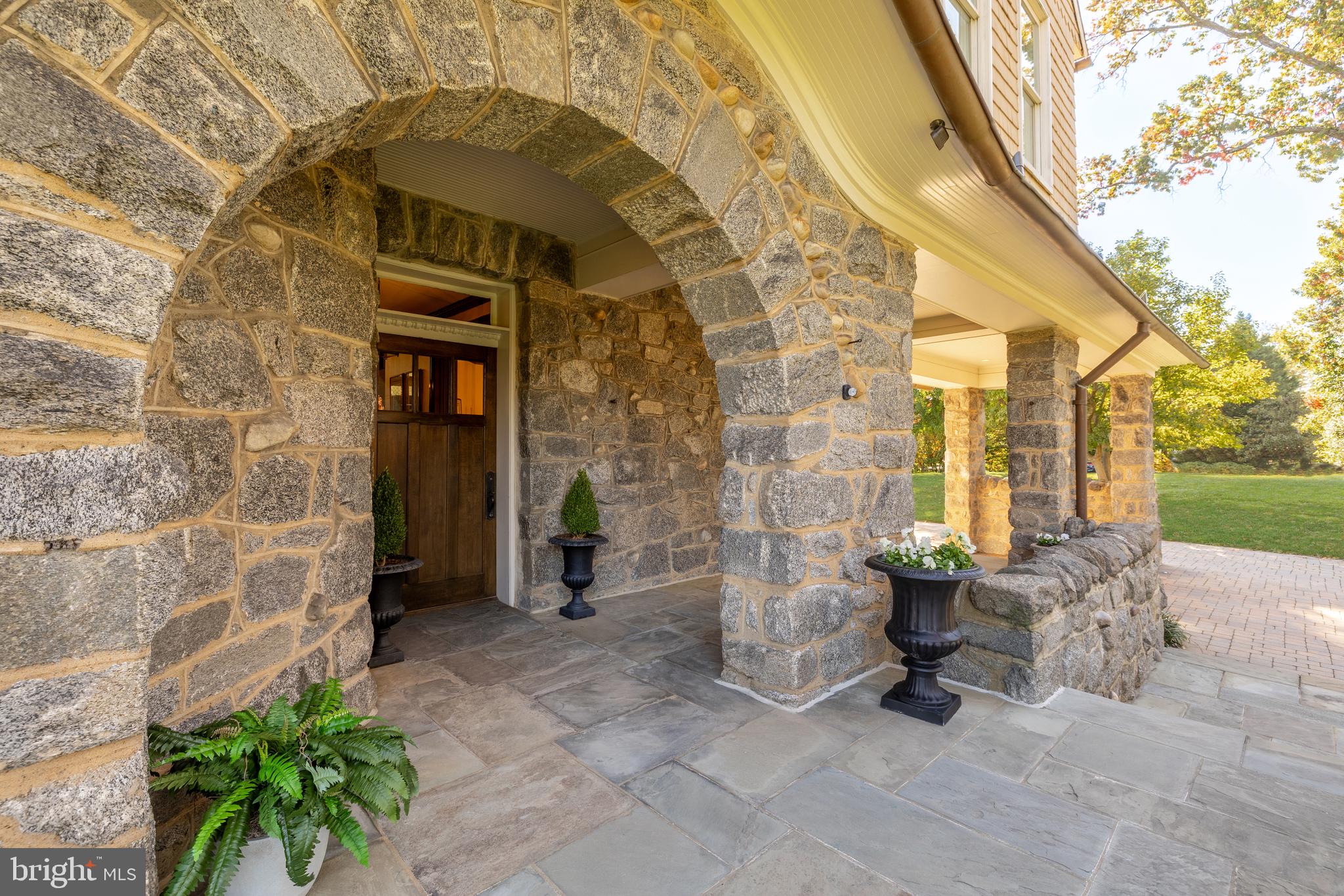FOREST HILLS - Residential