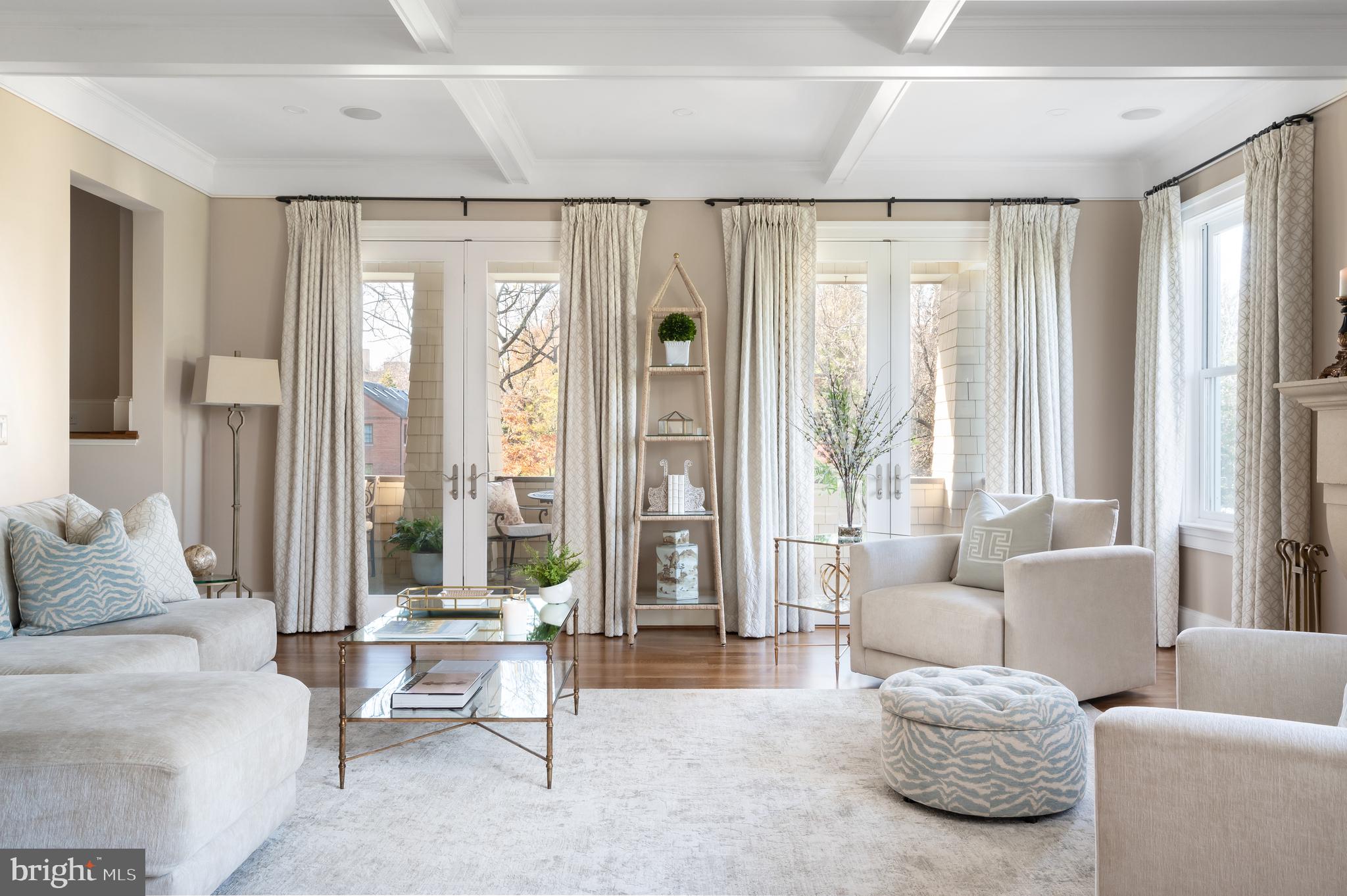 FOREST HILLS - Residential