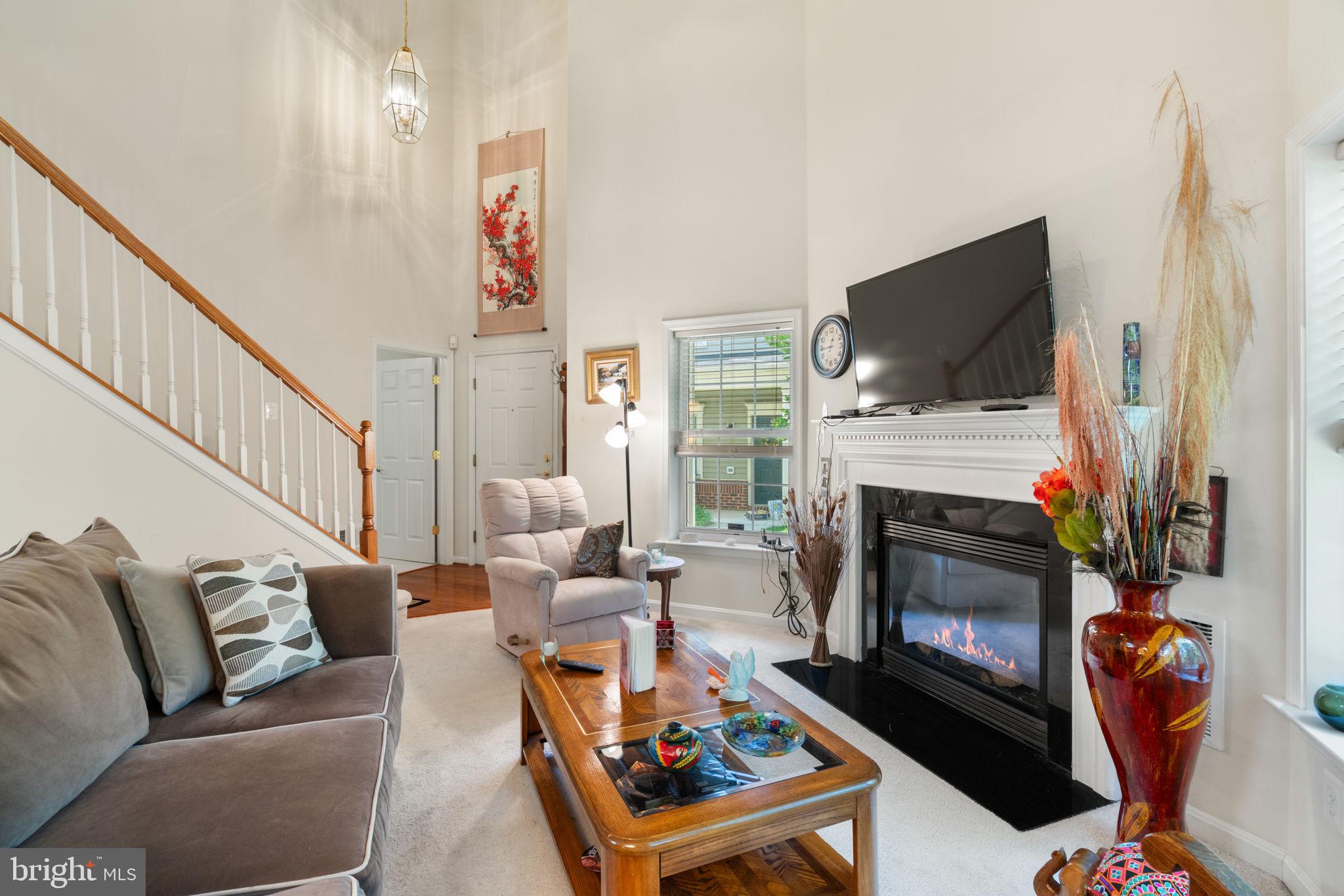 CHATSWORTH VILLAGE CONDO - Residential