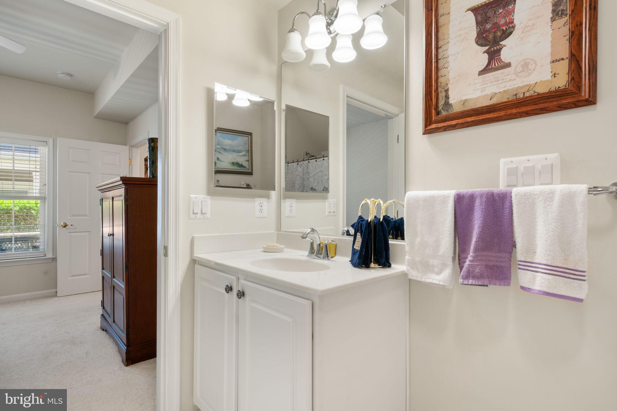 CHATSWORTH VILLAGE CONDO - Residential